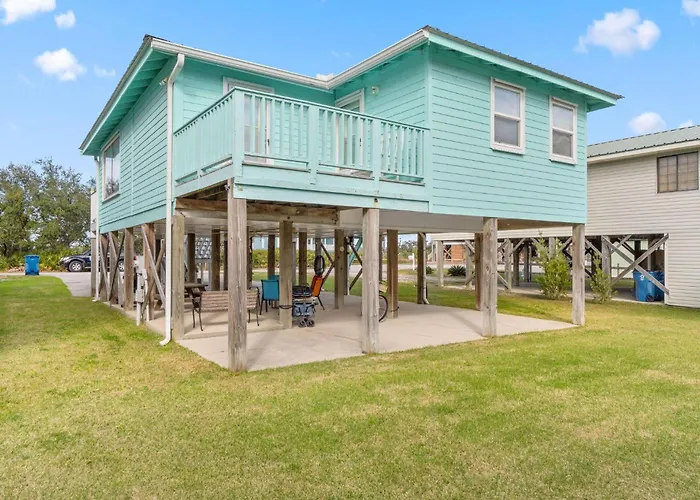 Hazel Mae's Hideaway *