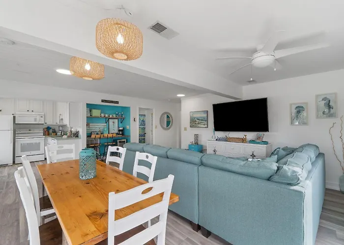 Hazel Mae's Hideaway Gulf Shores